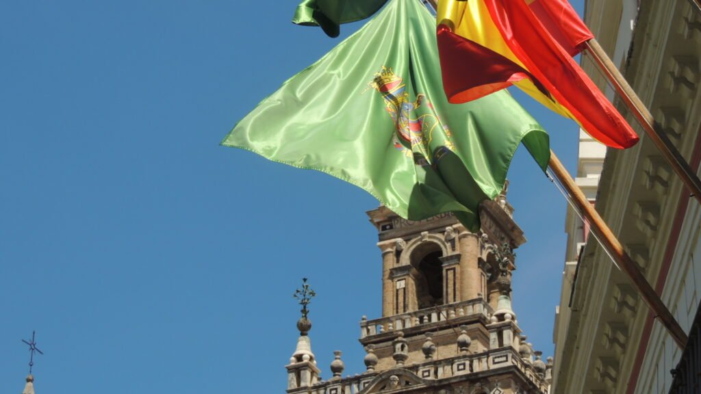 Endülüs Eyalet bayrağı - Sevilla Gezi Rehberi