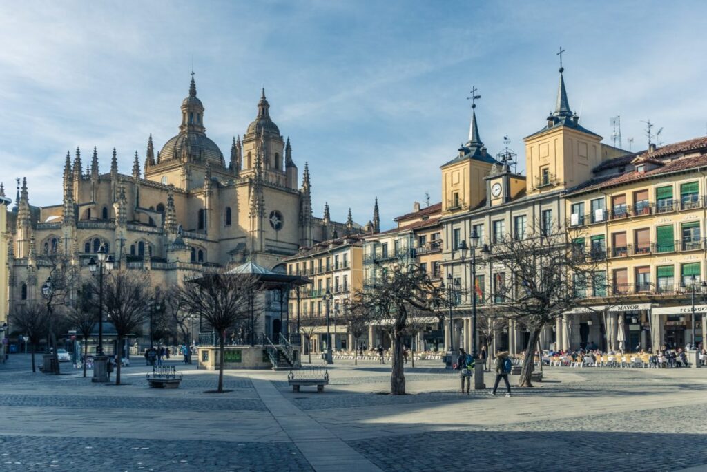 Plaza Mayor - Segovia Gezi Rehberi