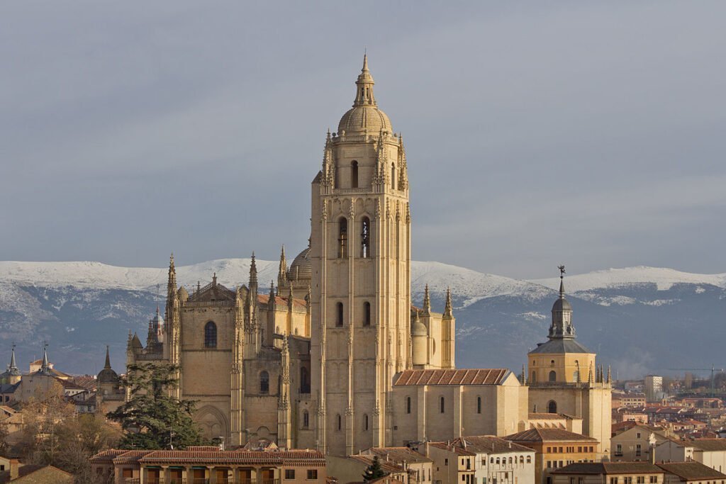 Segovia Katedrali - Segovia Gezi Rehberi