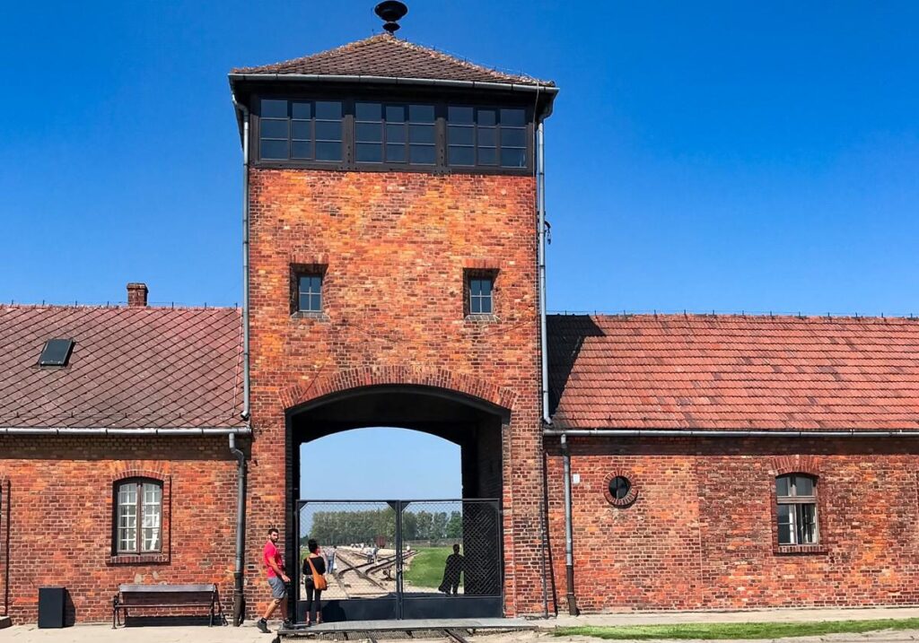 Acı Dolu Bir Geçmişin İzleri - Auschwitz Günlükleri