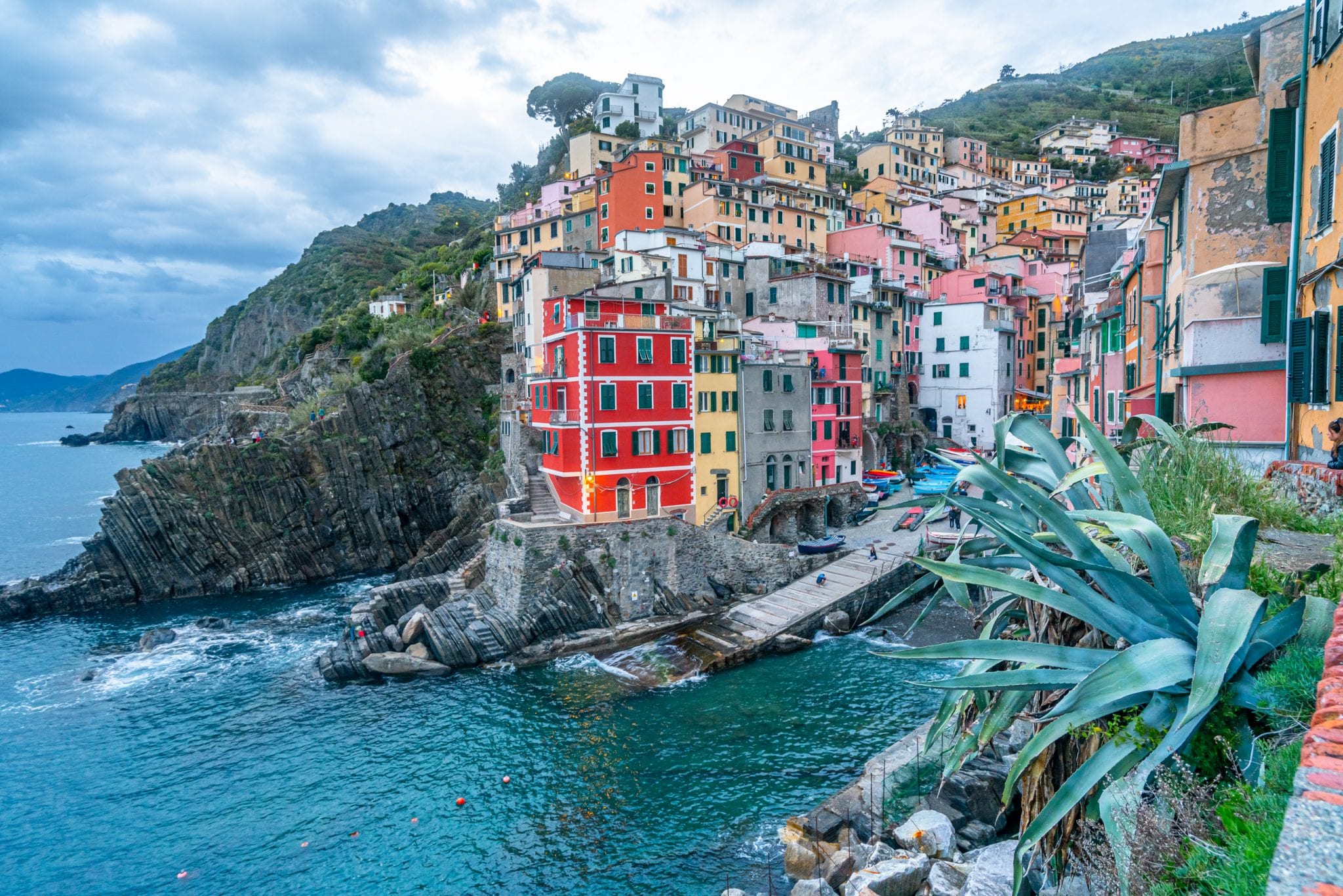 Mutlaka gezmeniz gereken 7 masal diyarı İtalya köyü - Cinque Terre