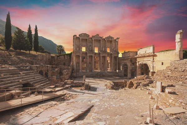 Efes Antik Kenti Rehberi | UNESCO Miras Listesindeki Efes'te Gezilecek 30 Mekan 5 Muhteşem Antik Dönem Kütüphanesi - Geçmişe Yolculuk