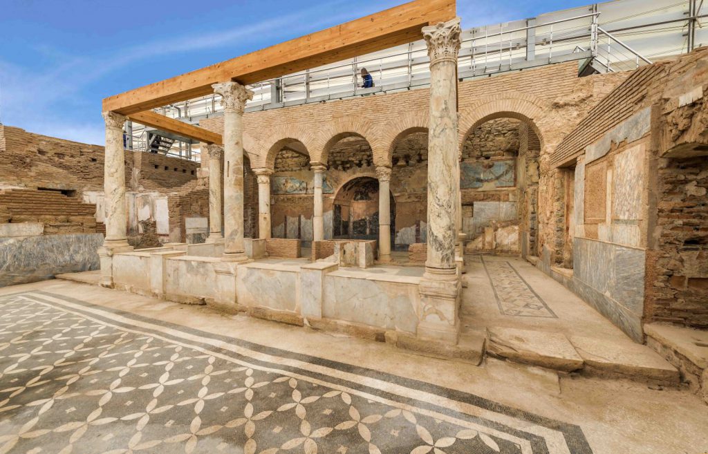 Efes Antik Kenti Rehberi | UNESCO Miras Listesindeki Efes'te Gezilecek 30 Mekan Yamaç Evler - Efes Antik Kenti Rehberi