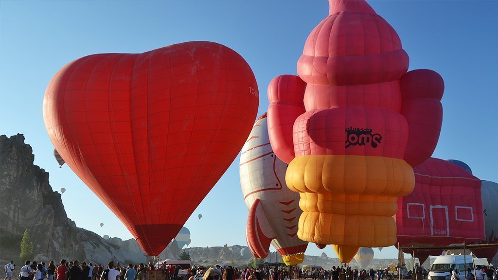 Sevgiliye Alınacak Hediyeler - Balon Festivali