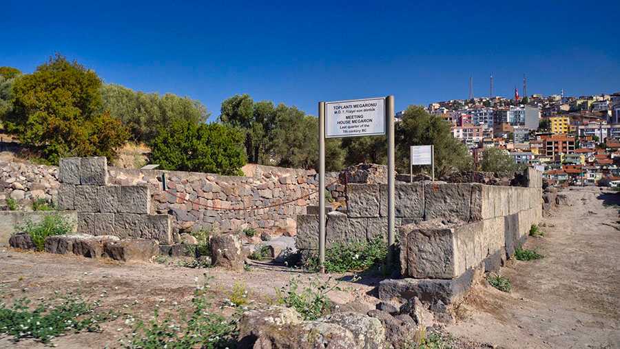 Smyrna Antik Kenti | İzmir'de Zamanda Yolculuğa Hazır Mısınız?