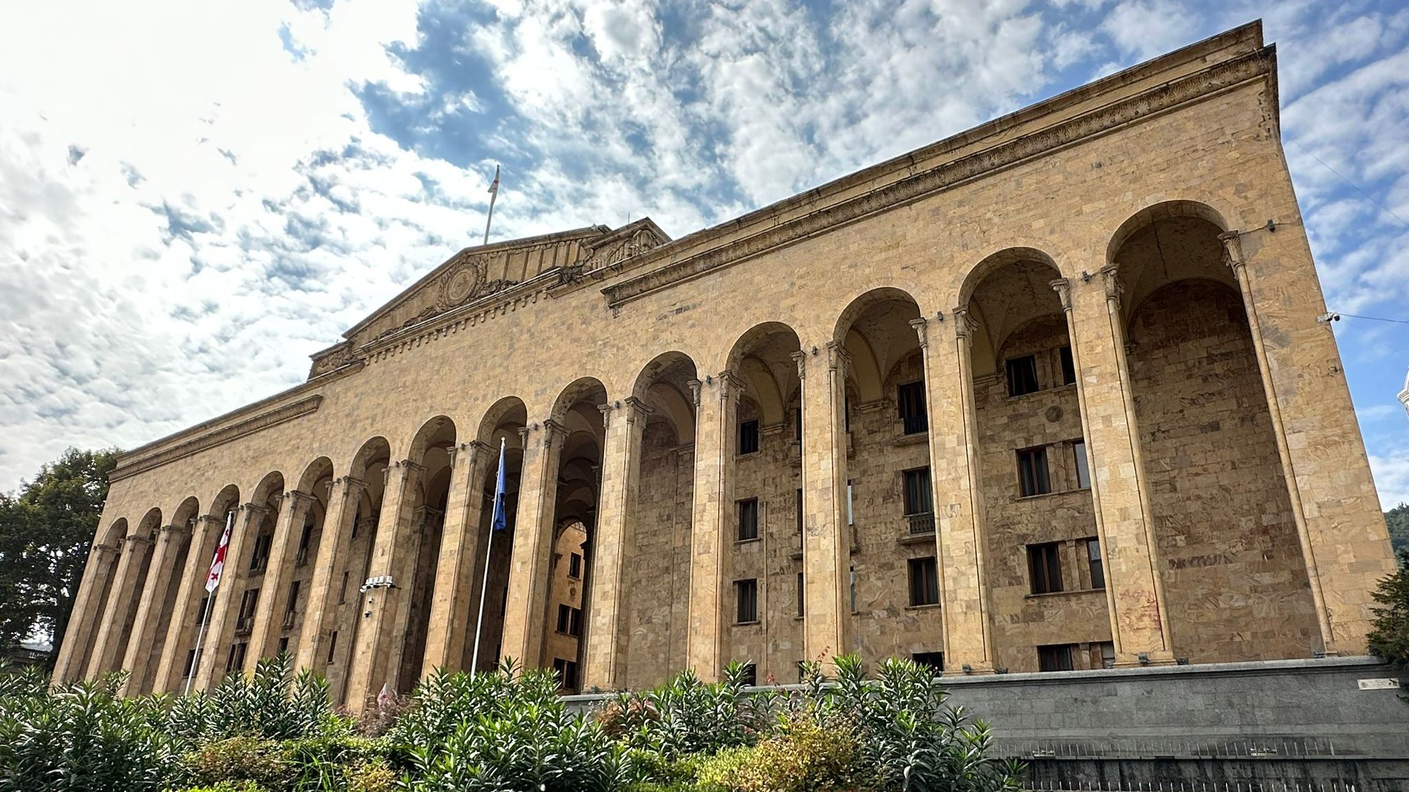 Tiflis Yapılacaklar Listesi - Parlemento Binası