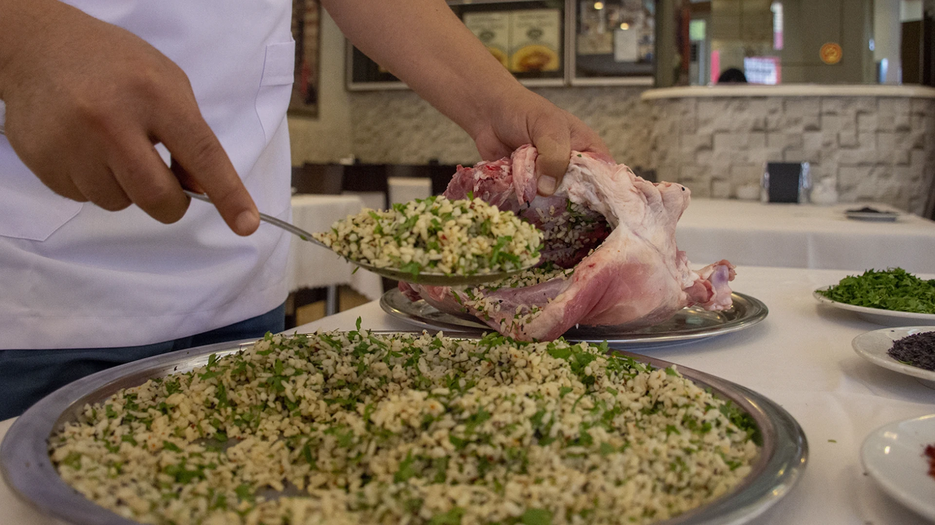 Kaburga Dolmasının Hikayesi ve Tarihi | Diyarbakır Mutfağının Vazgeçilmez Yemeği